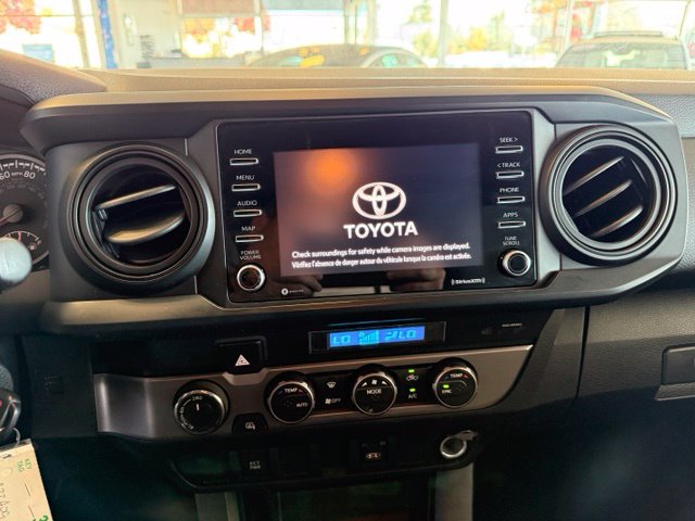 Toyota Tacoma photo 16