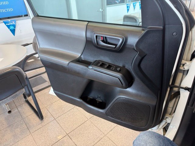 Toyota Tacoma photo 22