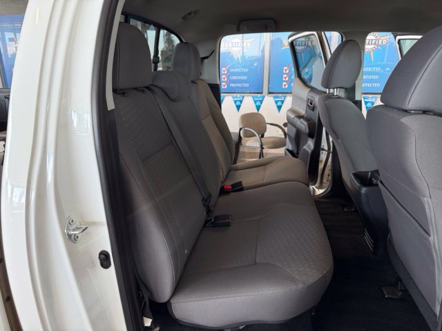 Toyota Tacoma photo 26