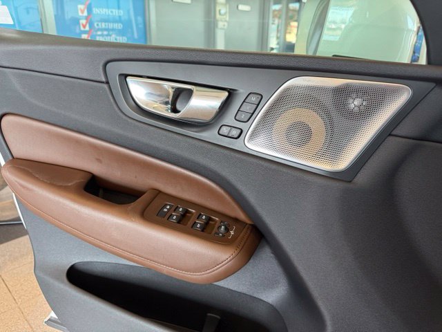 Volvo XC60 photo 19