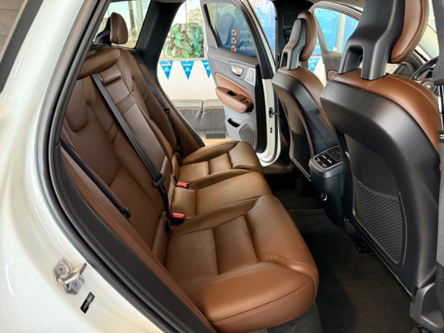 Volvo XC60 photo 24