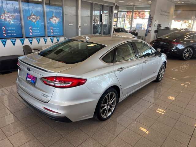 Ford Fusion photo 2
