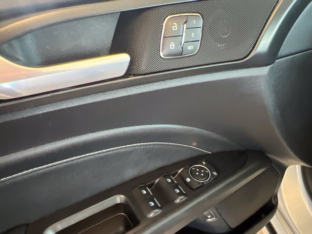 Ford Fusion photo 35