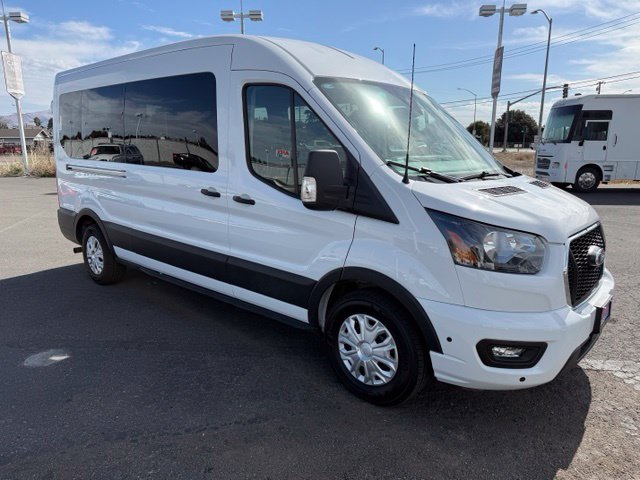 2025 Ford Transit Passenger Wagon XLT