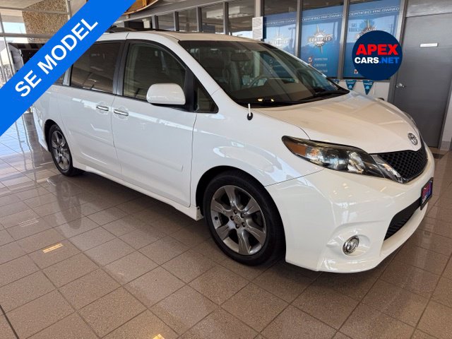 2014 Toyota Sienna SE 8 Passenger