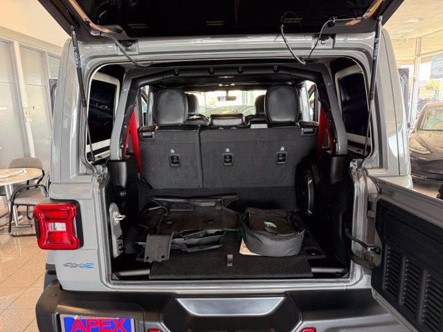 Jeep Wrangler photo 24