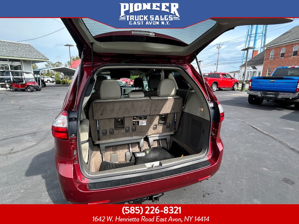 Sold 2018 Toyota Sienna XLE Auto Access Seat in Rochester, NY