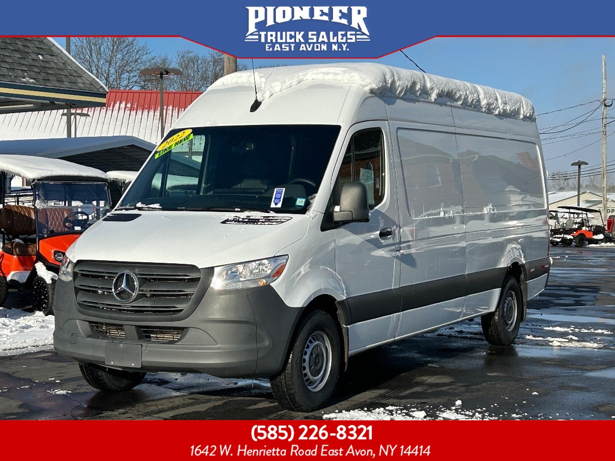 2022 Mercedes-Benz Sprinter Cargo Van 2500 High Roof I4 Gas 170" RWD