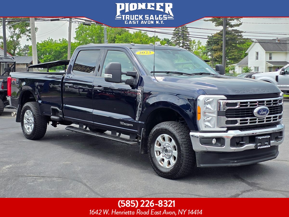 2023 Ford F-250 XLT photo 3
