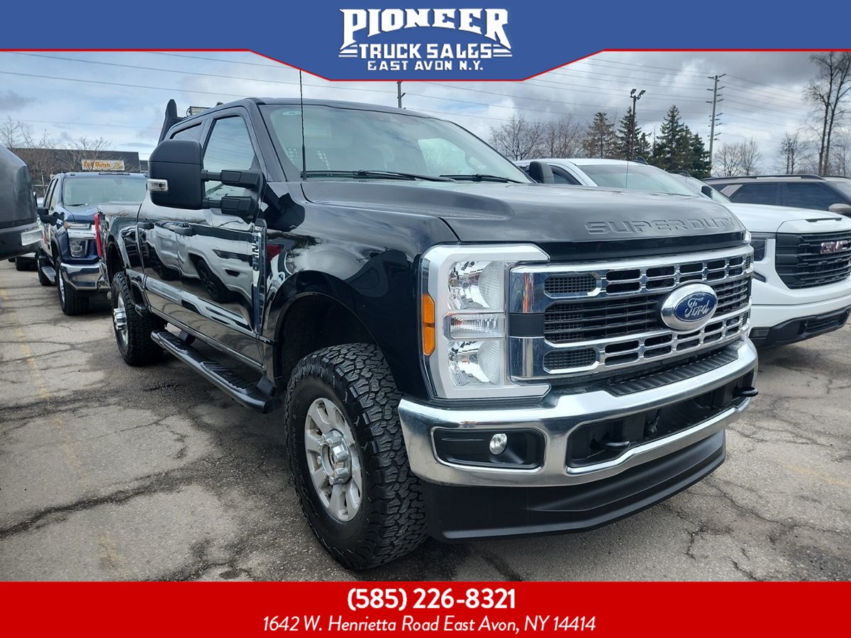 2023 Ford F-250 XLT photo 2