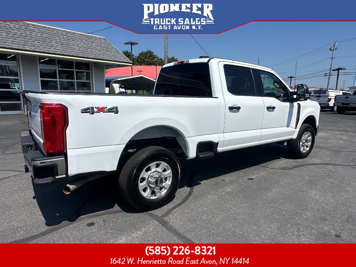 2023 Ford F-250 XLT photo 3
