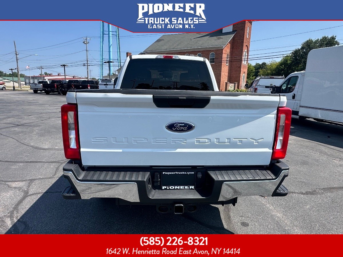 2023 Ford F-250 XLT photo 4