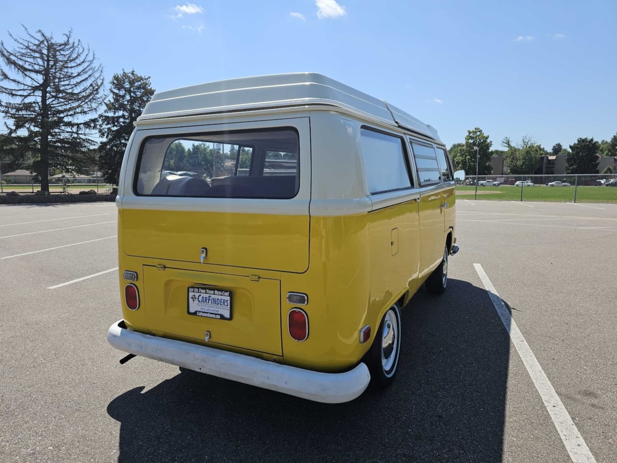 Volkswagen Bus photo 5