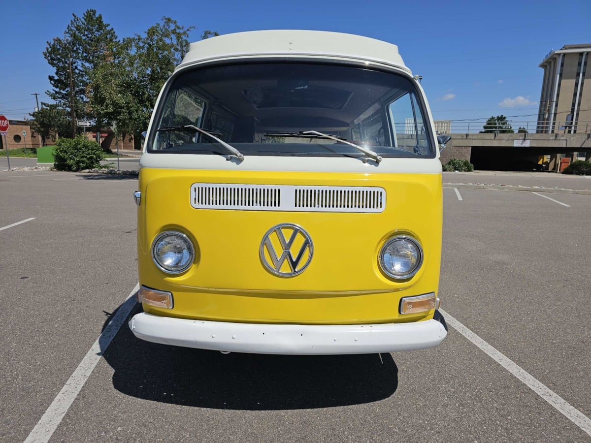 Volkswagen Bus photo 9