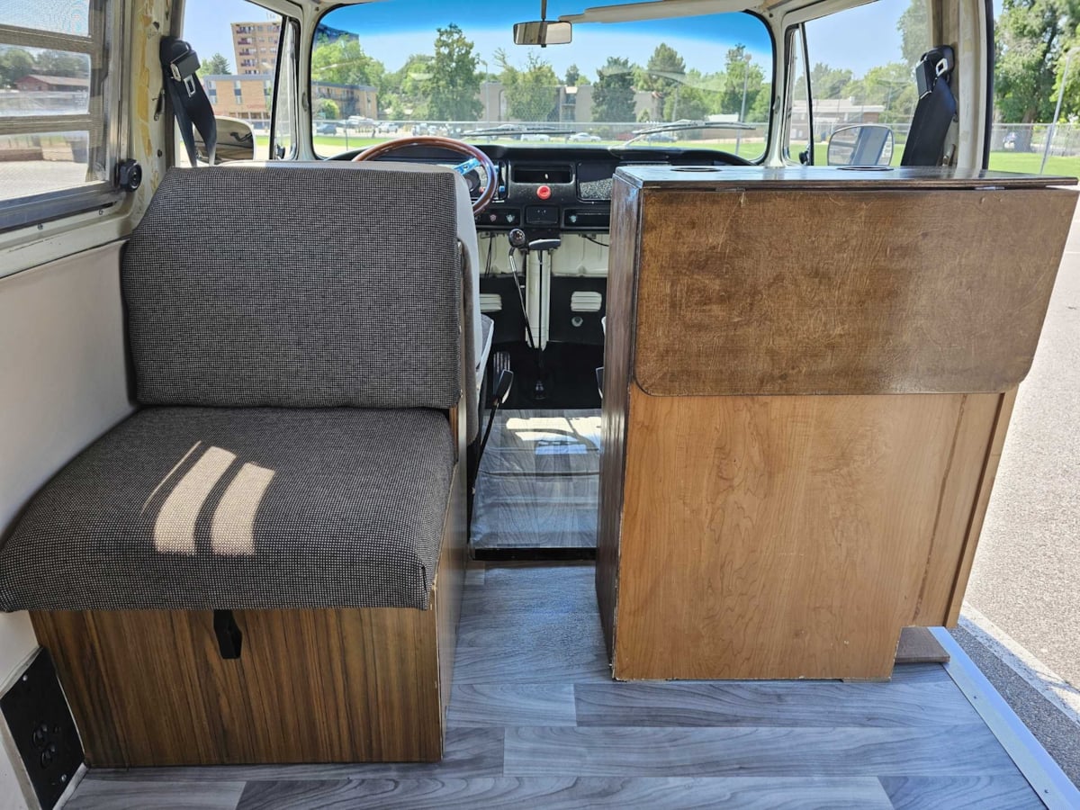 Volkswagen Bus photo 35