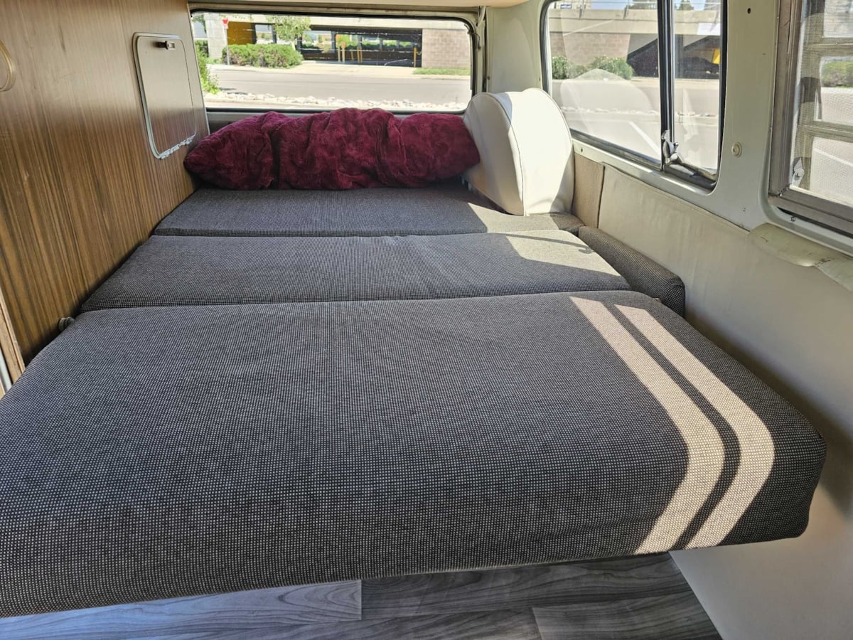 Volkswagen Bus photo 37