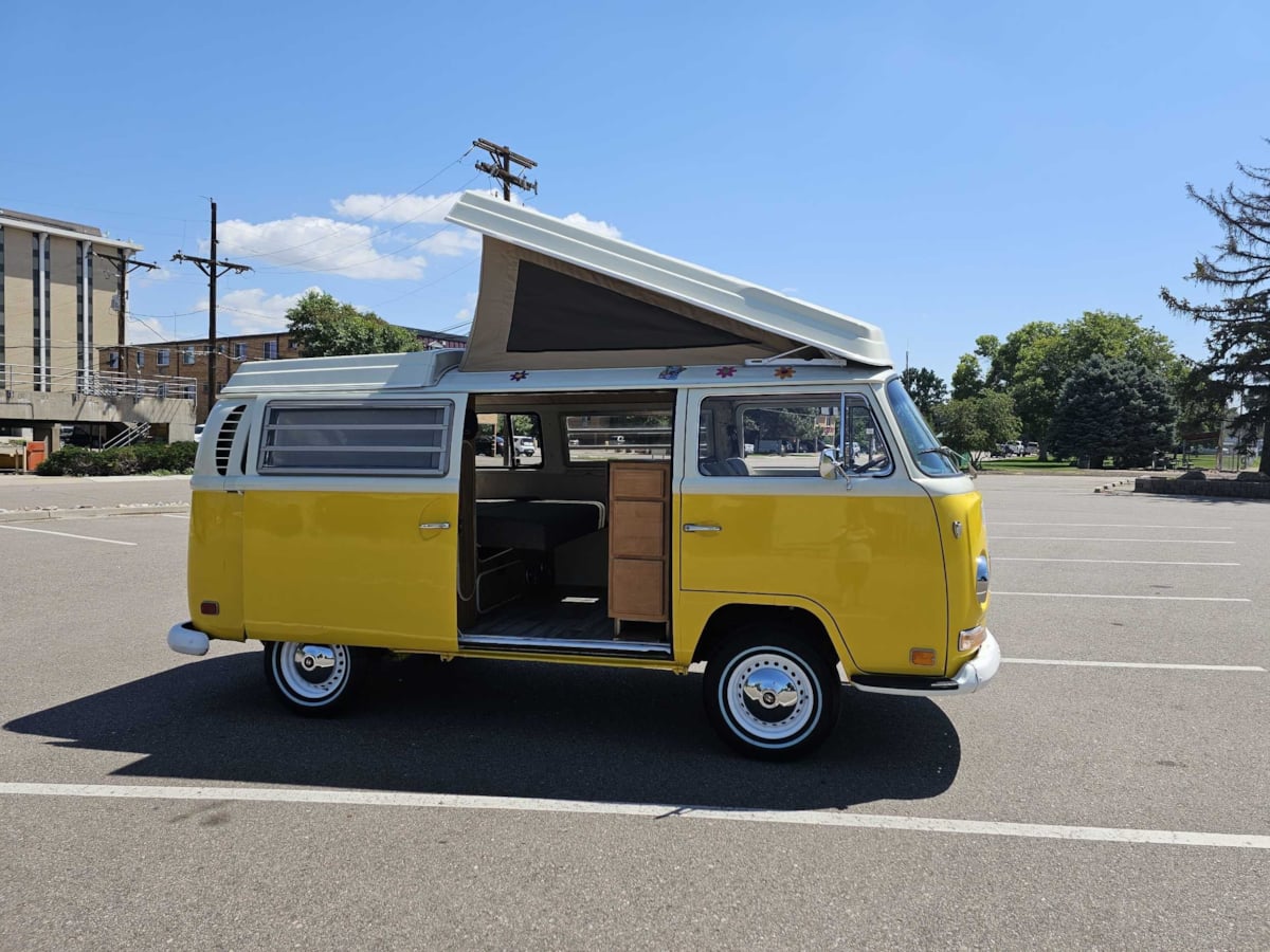 Volkswagen Bus photo 38