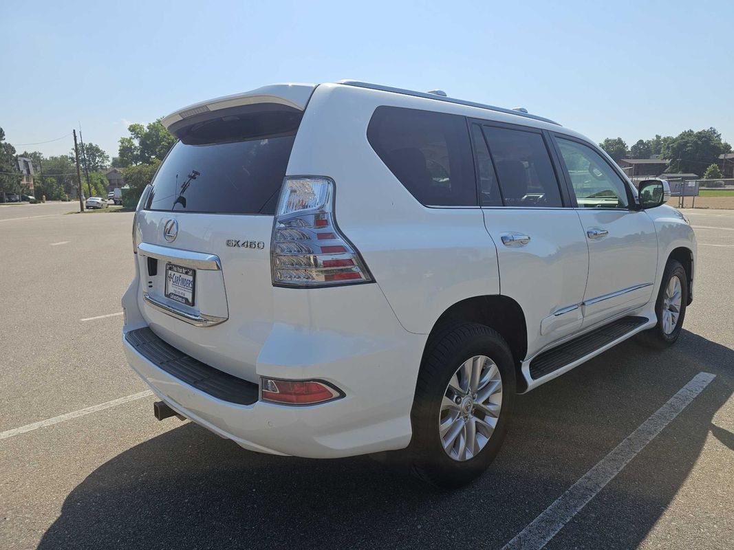 2017 Lexus GX 460 photo 4