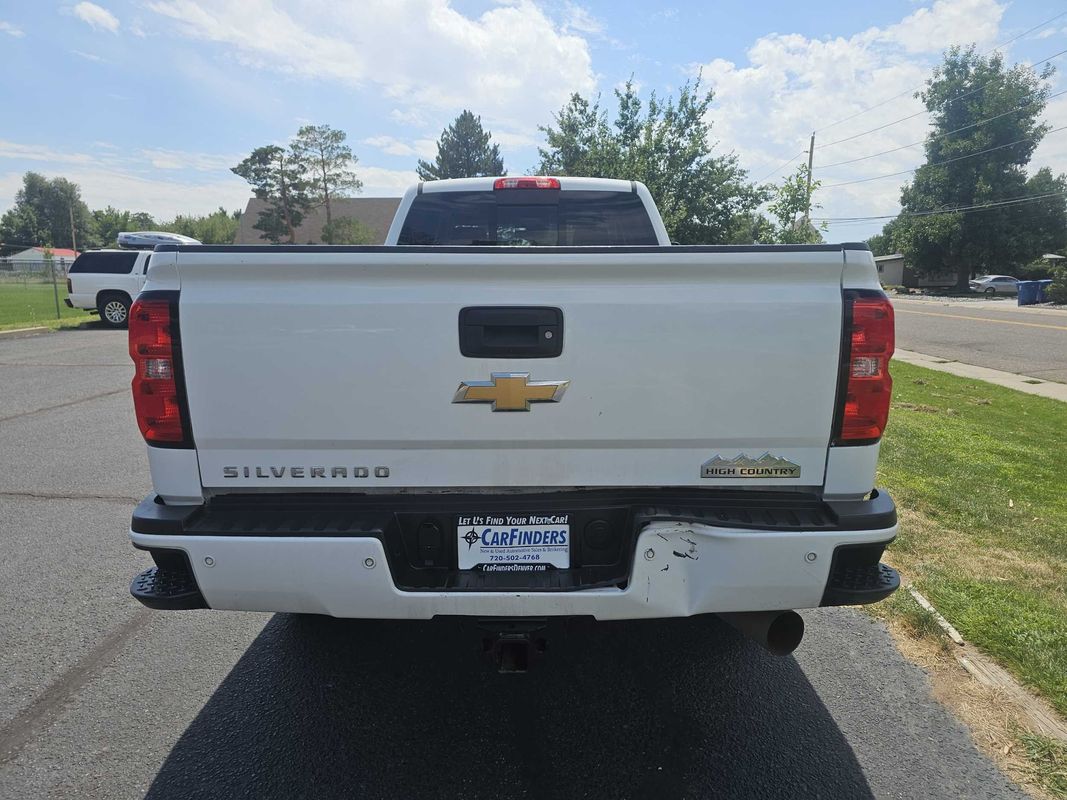 2019 Chevrolet Silverado 3500HD High Country photo 3
