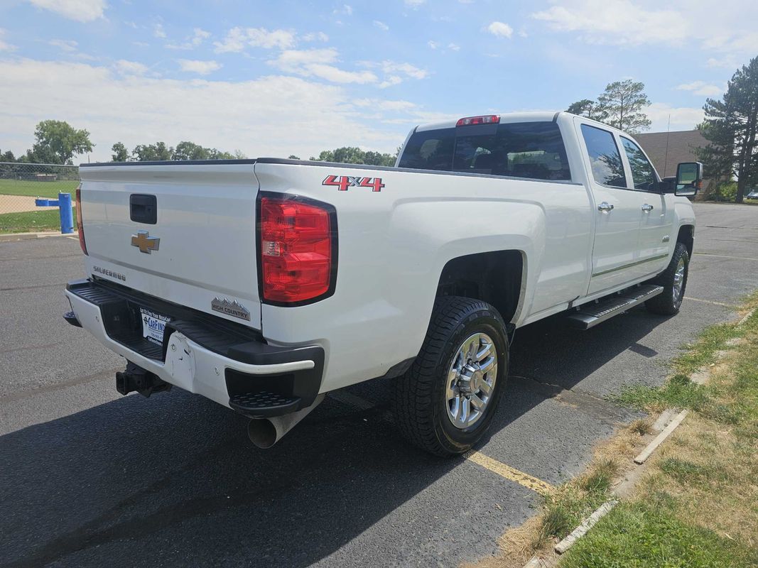 2019 Chevrolet Silverado 3500HD High Country photo 4