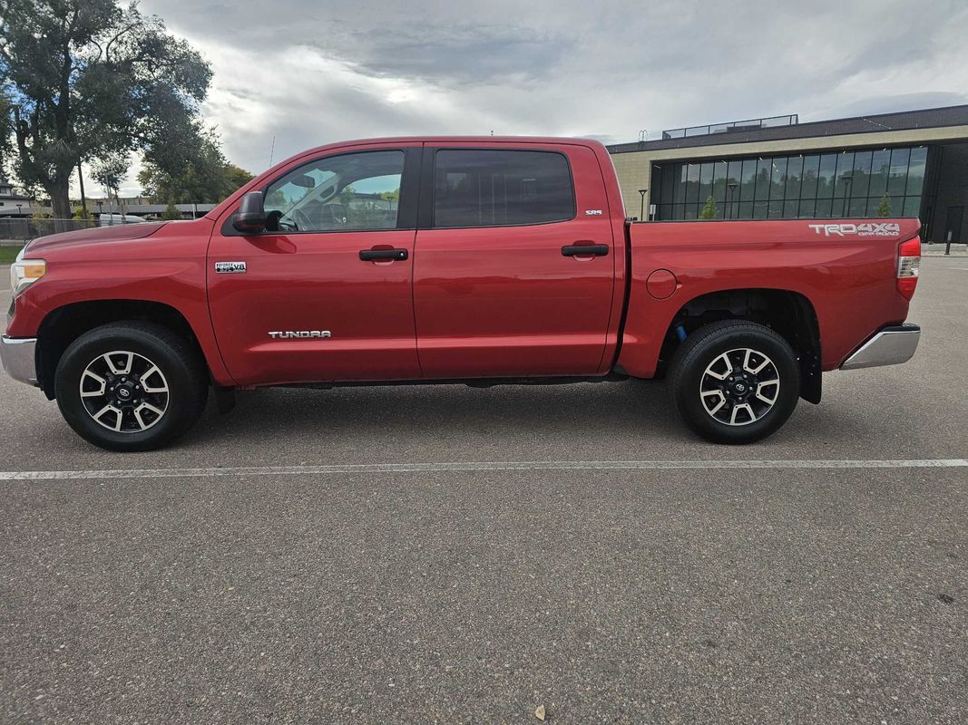 2014 Toyota Tundra SR5 photo 2