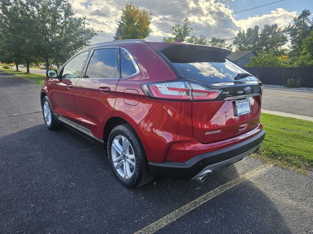 2020 Ford Edge SEL photo 2