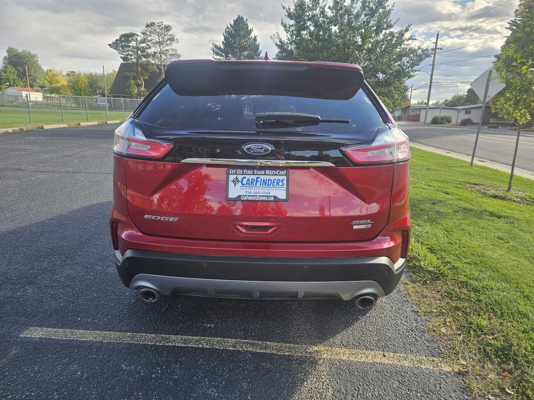 2020 Ford Edge SEL photo 3