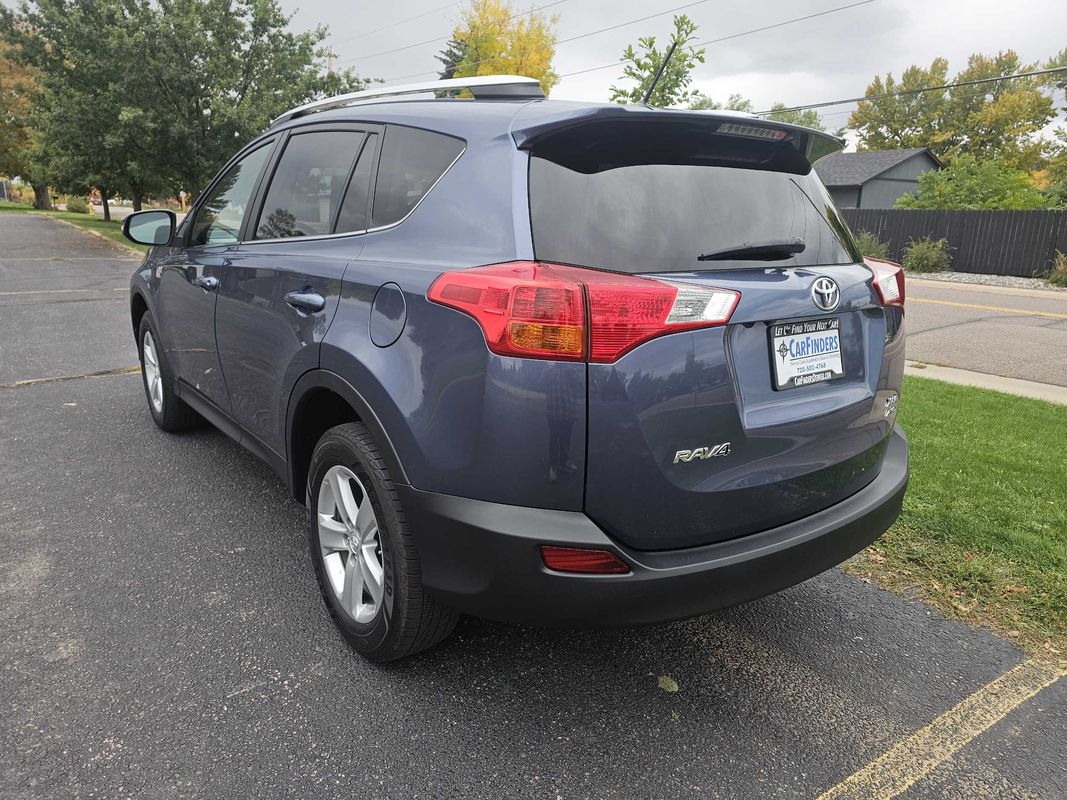 2014 Toyota RAV4 XLE photo 3