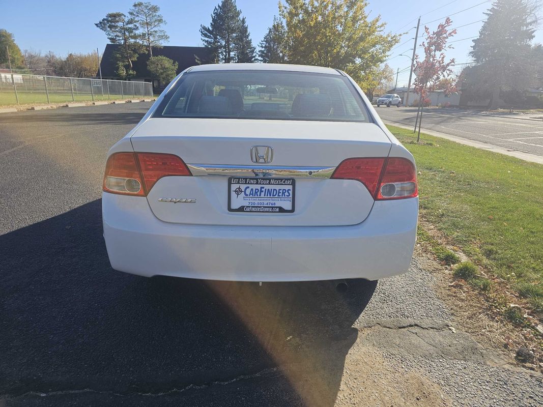 2009 Honda Civic DX-VP photo 3