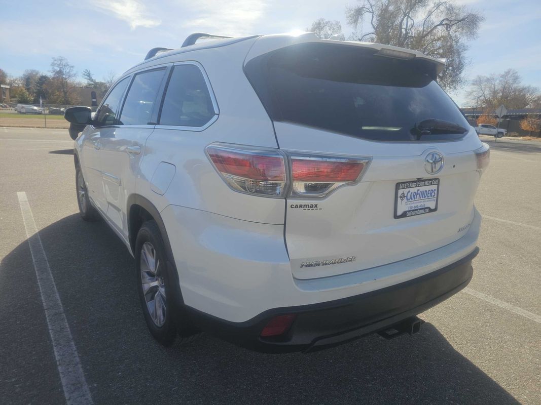 2015 Toyota Highlander XLE photo 3