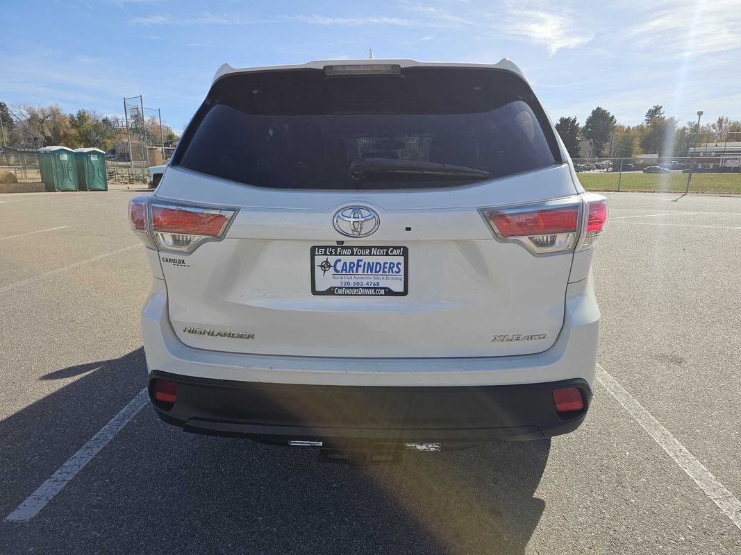2015 Toyota Highlander XLE photo 4