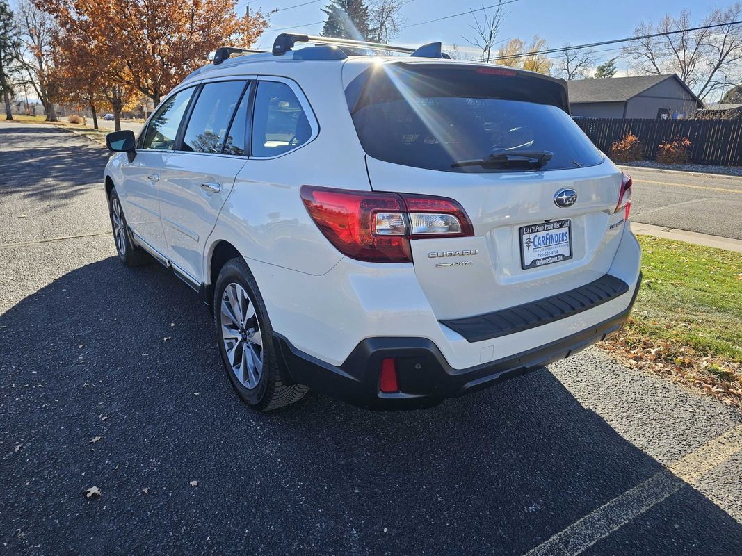 2018 Subaru Outback Touring photo 2