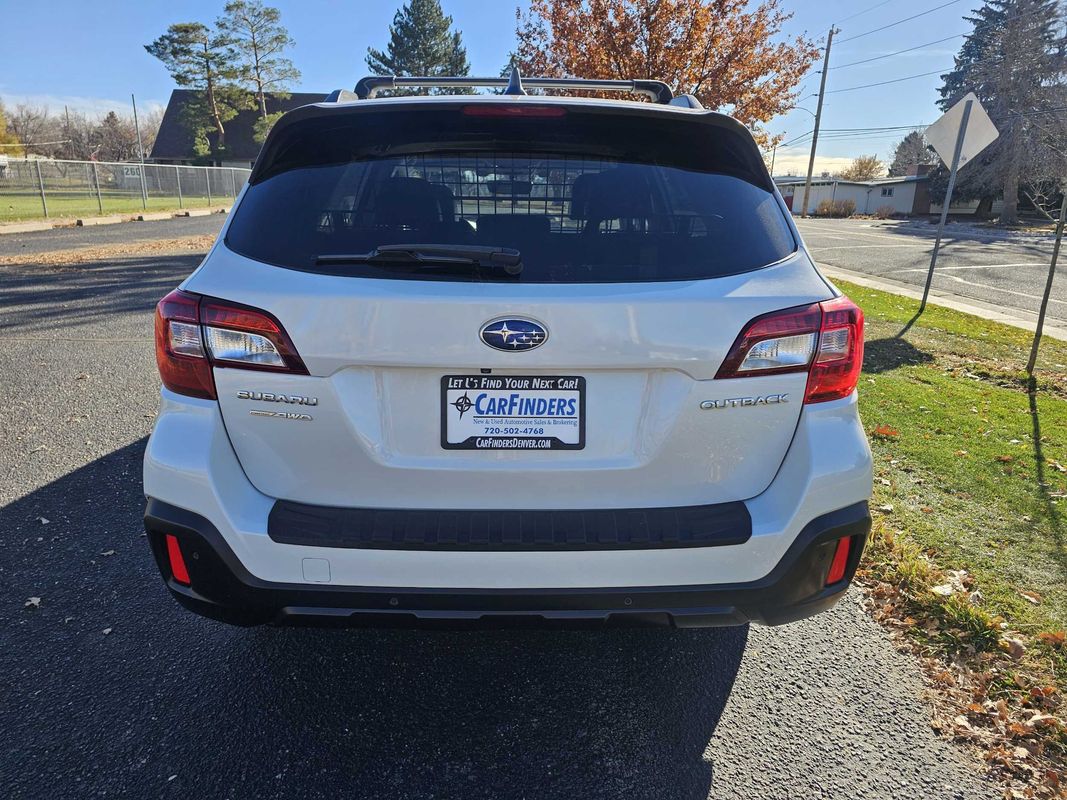 2018 Subaru Outback Touring photo 3