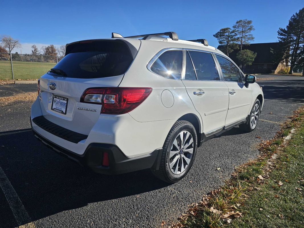 2018 Subaru Outback Touring photo 4