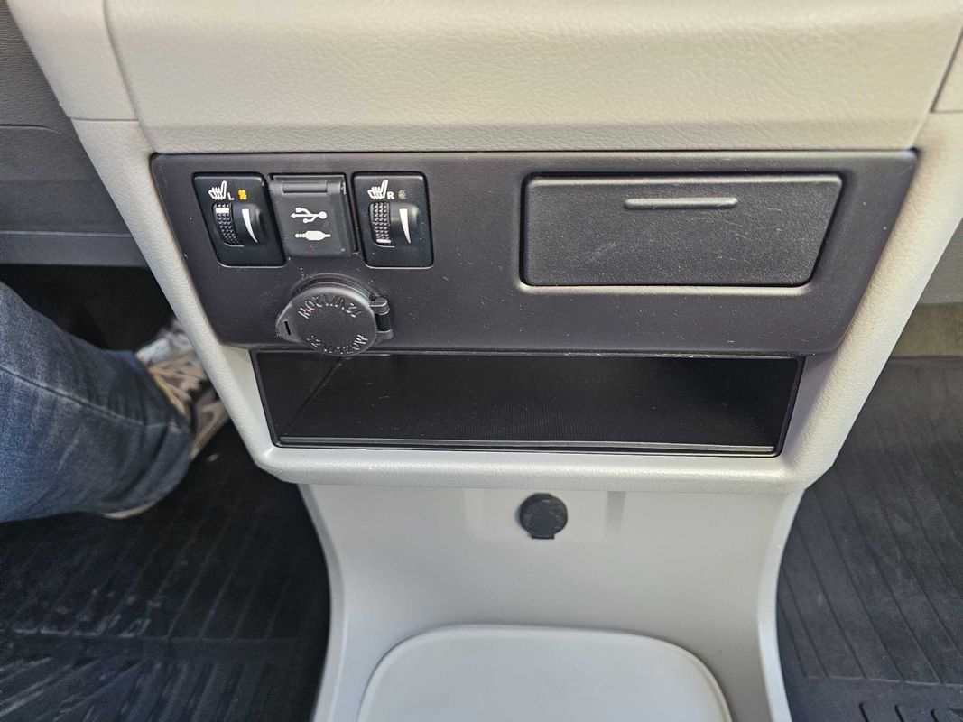 2018 Toyota Sienna XLE - Photo 19