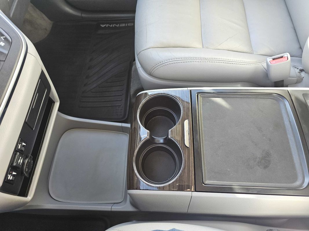 2018 Toyota Sienna XLE - Photo 20