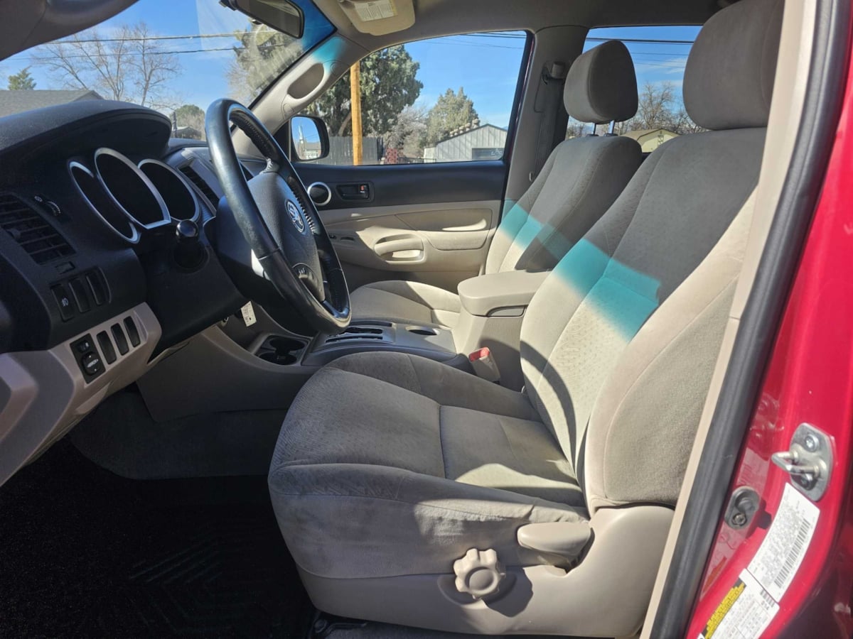 Toyota Tacoma photo 9