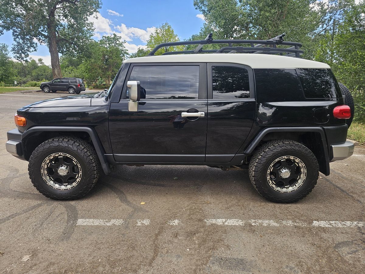2007 Toyota FJ Cruiser Base - Photo 2