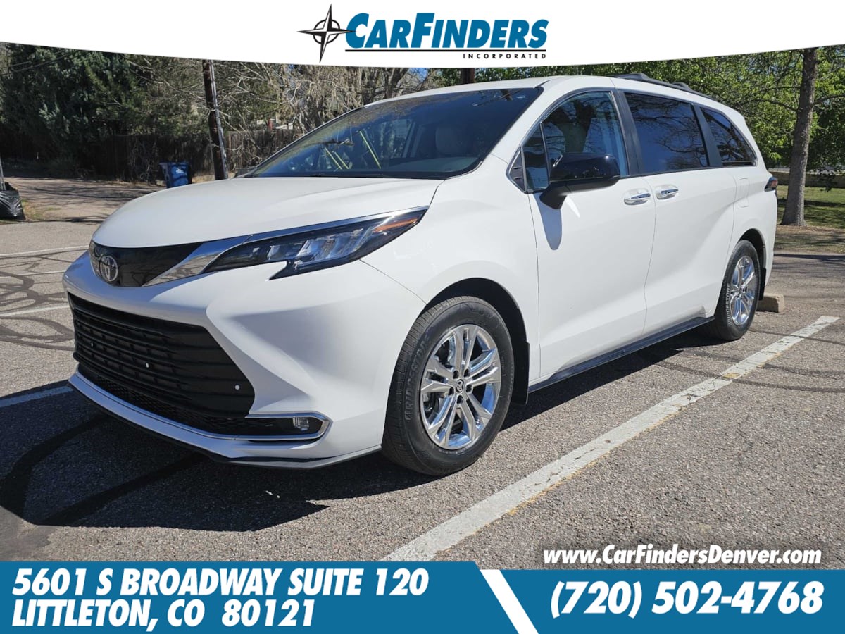 2023 Toyota Sienna XSE 7-Passenger Hybrid AWD's photo