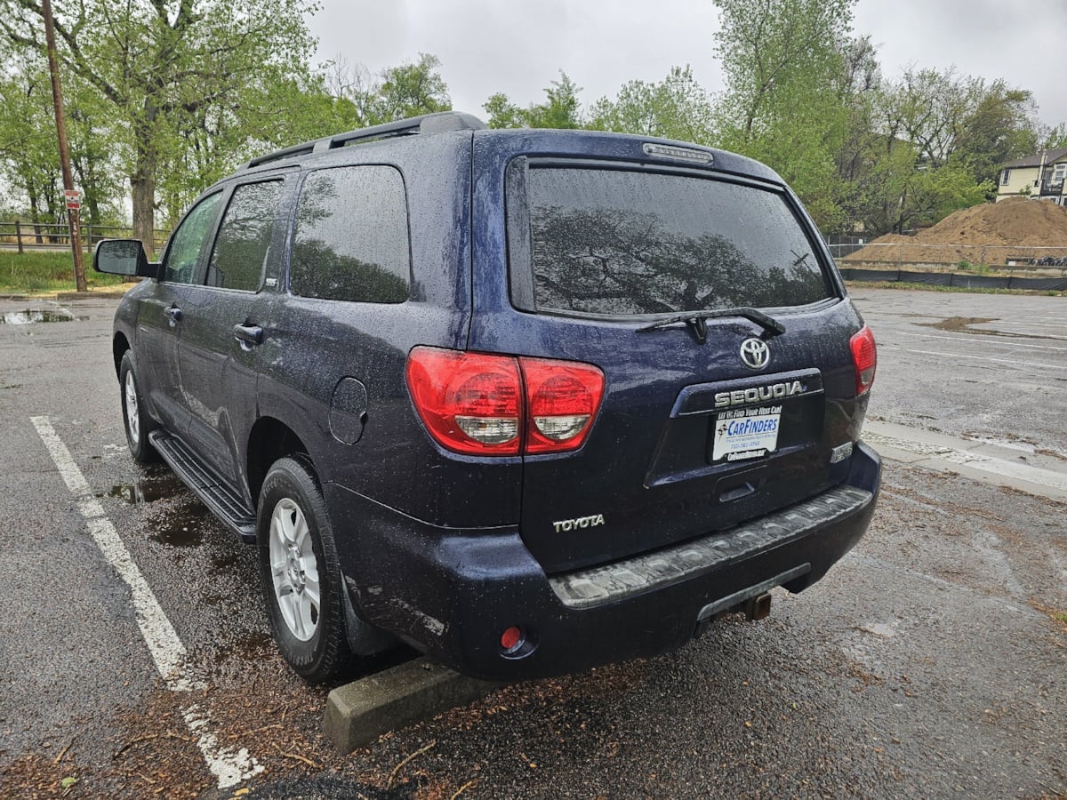 Toyota Sequoia photo 3