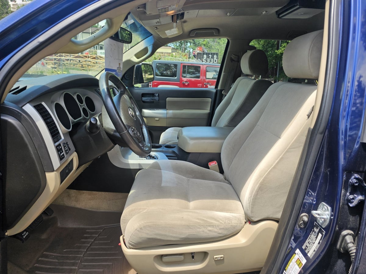 Toyota Sequoia photo 9
