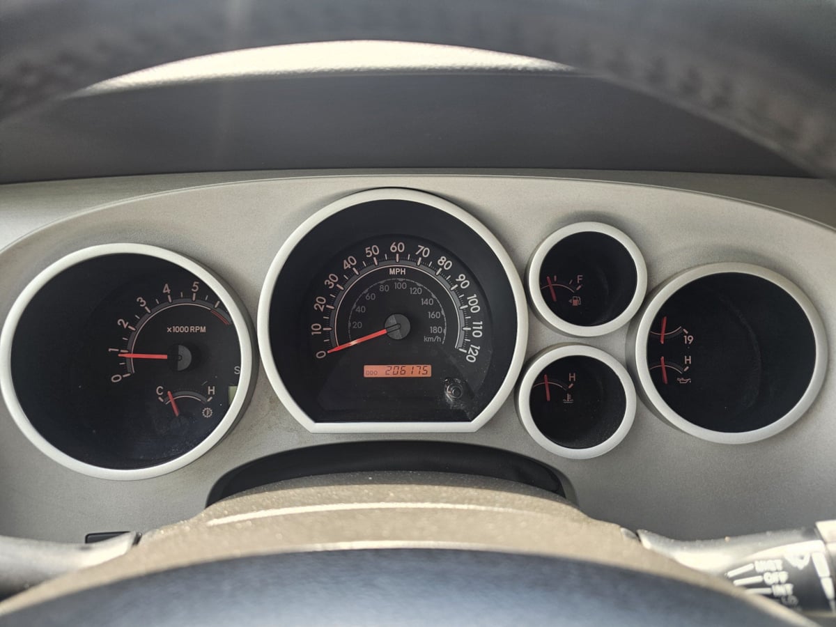 Toyota Sequoia photo 17