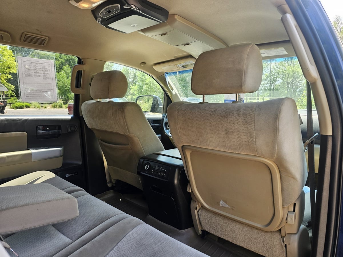 Toyota Sequoia photo 42