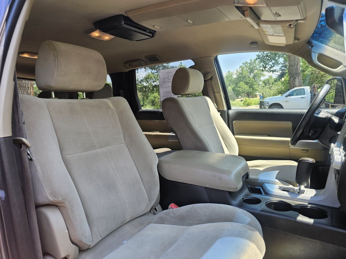 Toyota Sequoia photo 51