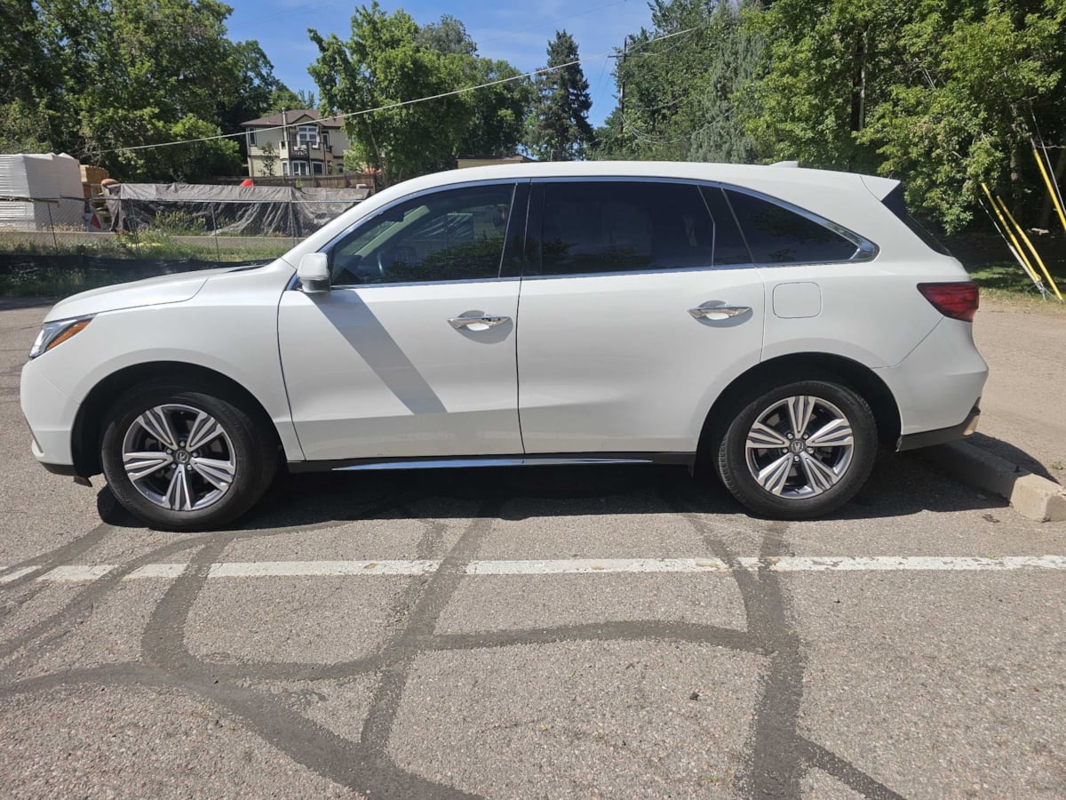 Acura MDX photo 2