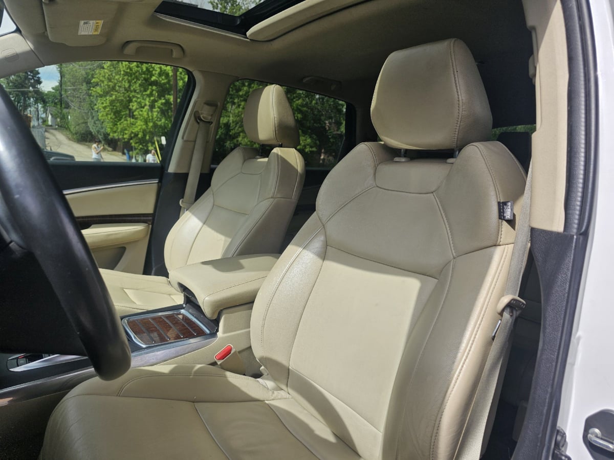 Acura MDX photo 11