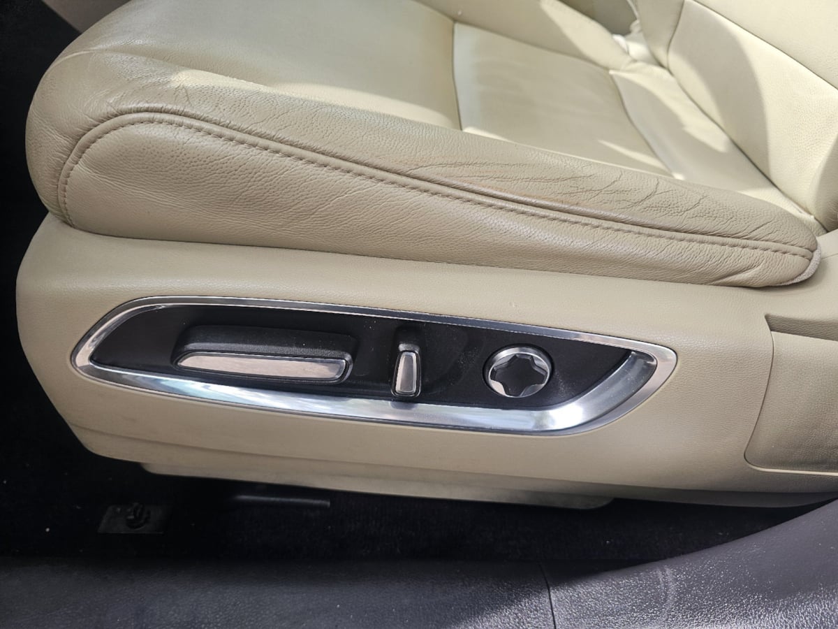Acura MDX photo 12