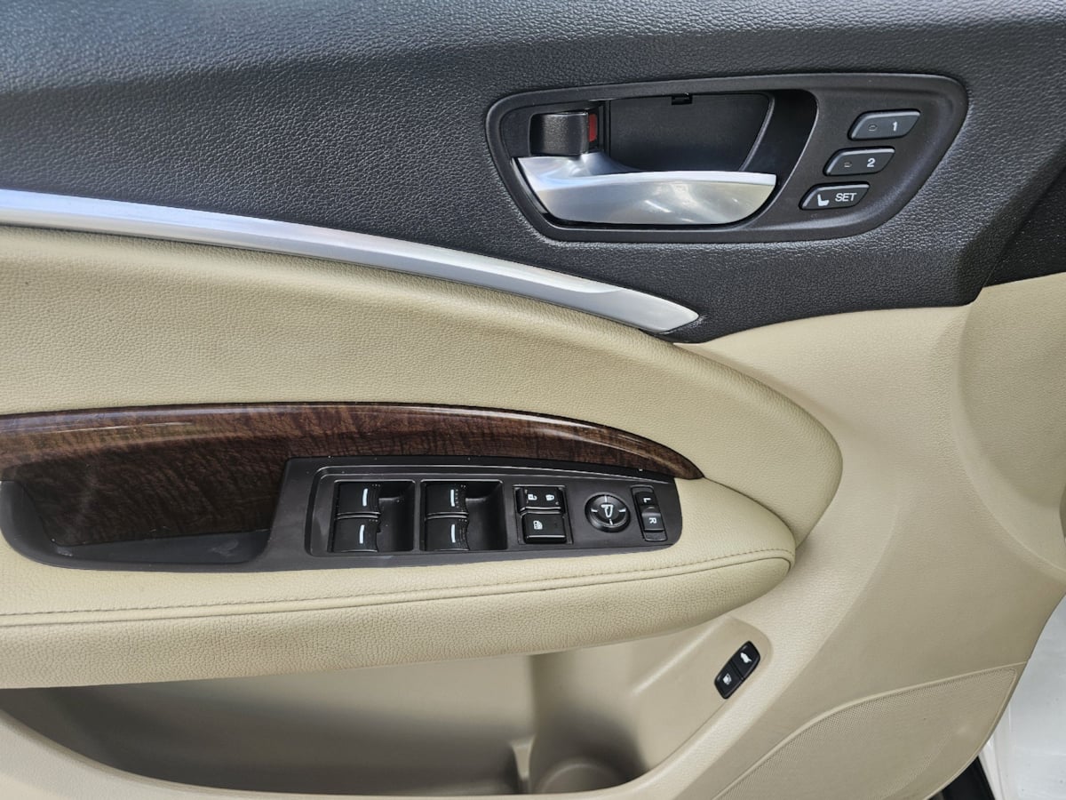 Acura MDX photo 13
