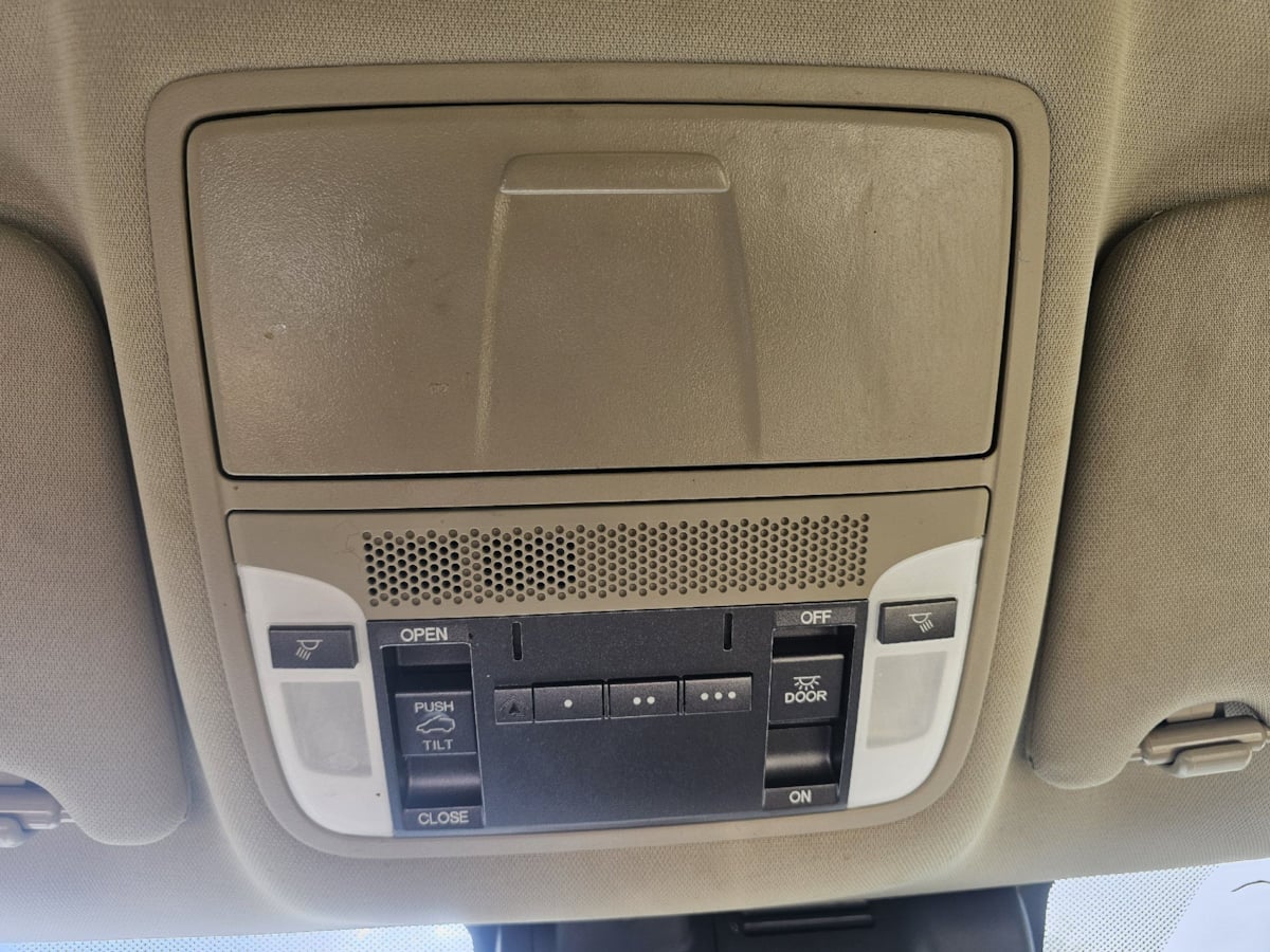 Acura MDX photo 22