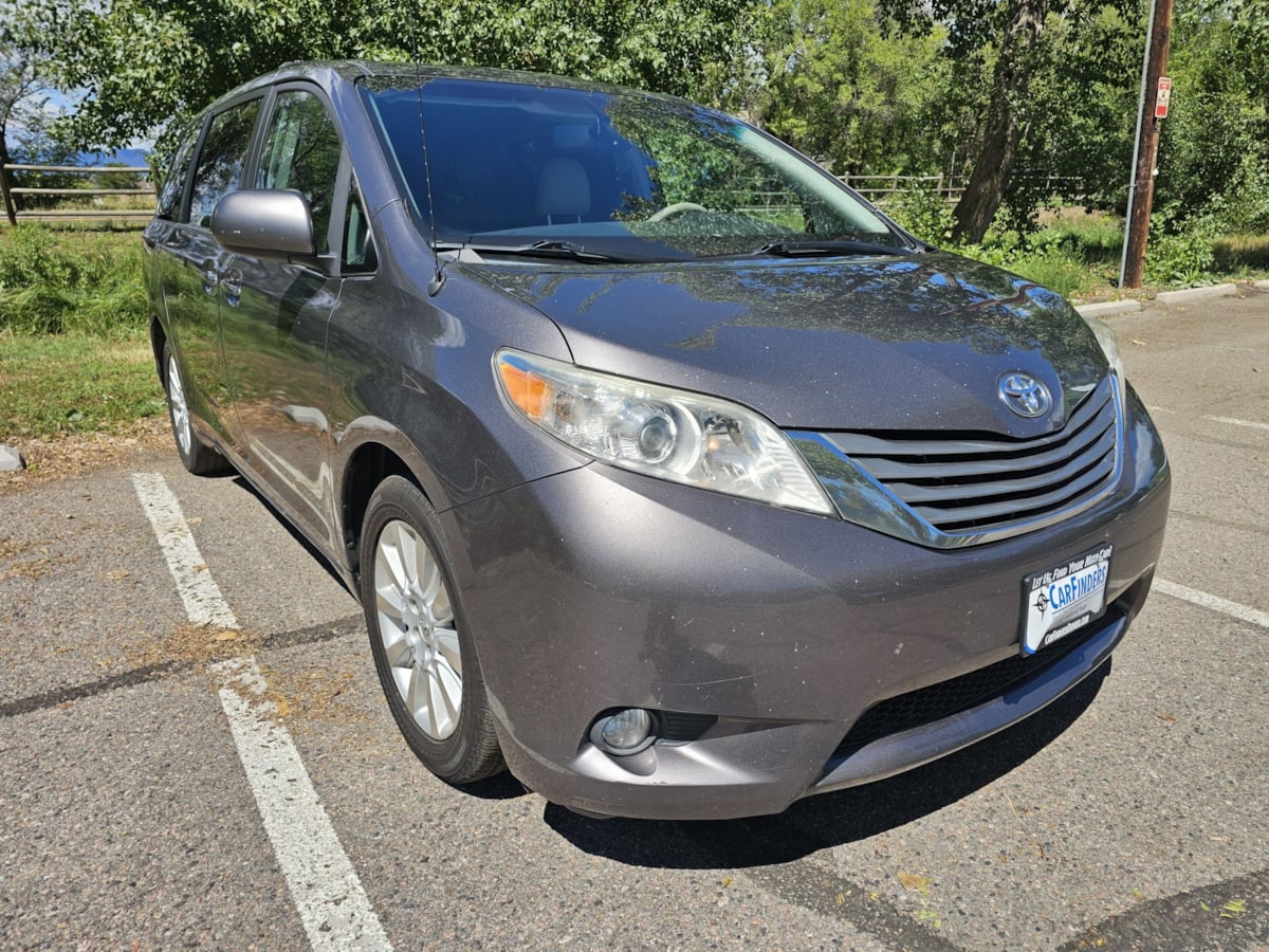 Toyota Sienna photo 7
